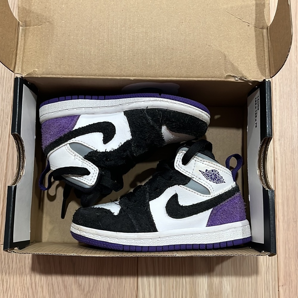 Jordan 1 MID SE